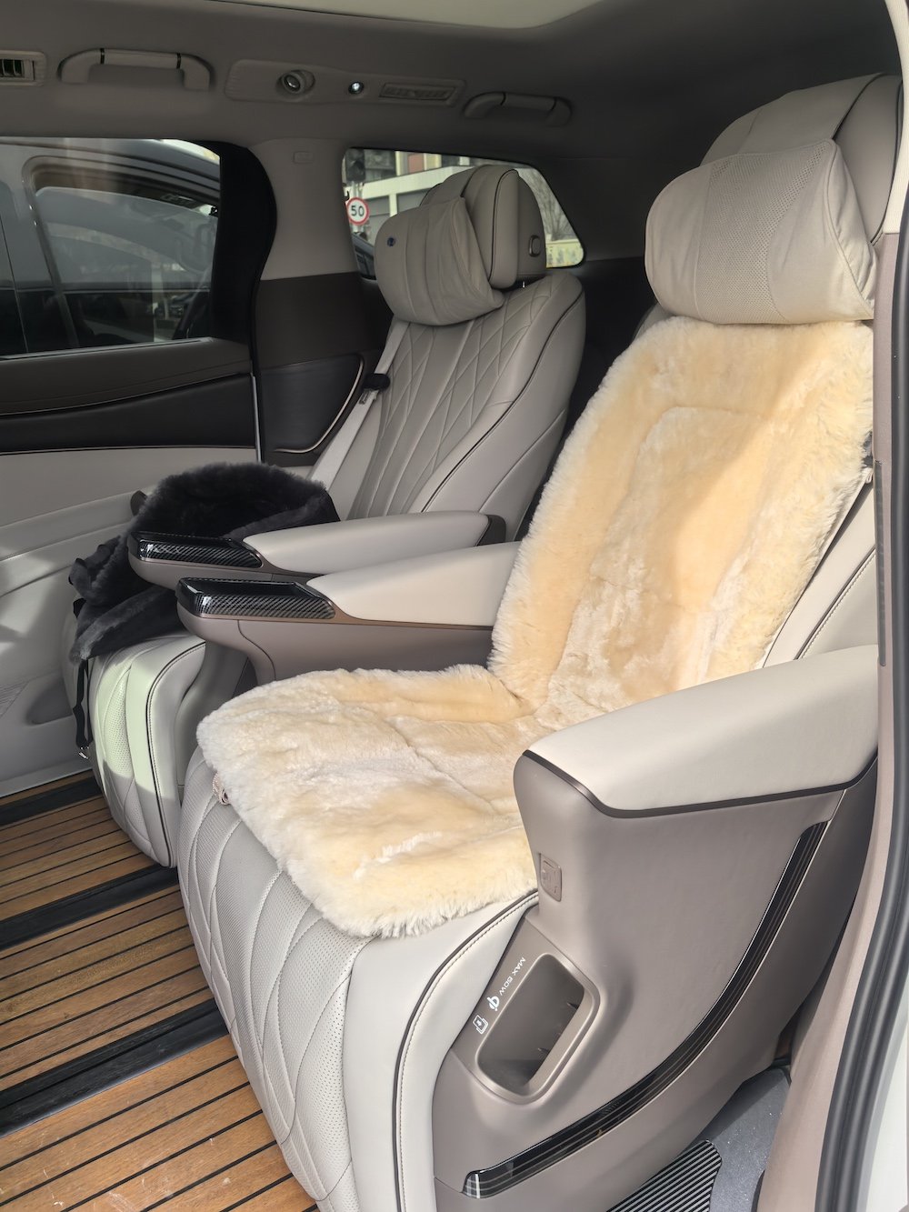 Double Sheepskin Rug